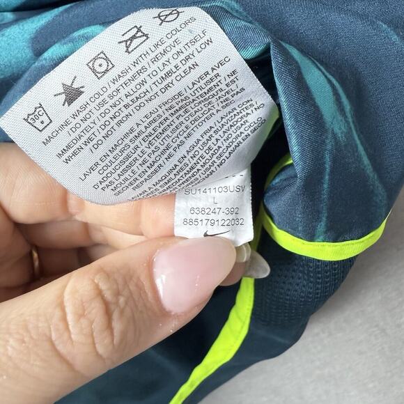 NIke Dri-Fit Womens Tempo Running Active Shorts Size M Liquid Print Green Blue L - Picture 8 of 11